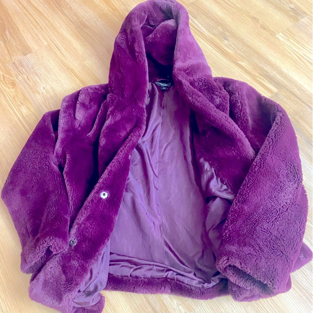 ❤️😍Vera Wang VTG Extra Soft Plum Purple Fancy Glam
Hooded Coat